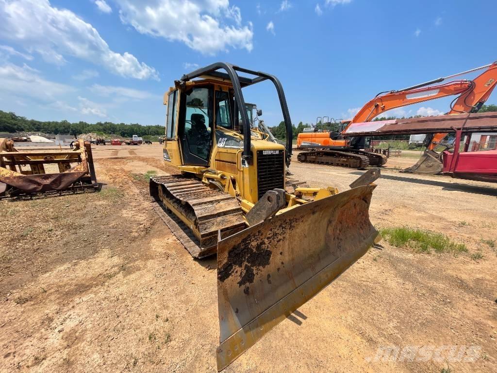 CAT D 5 LGP Pásové dozery
