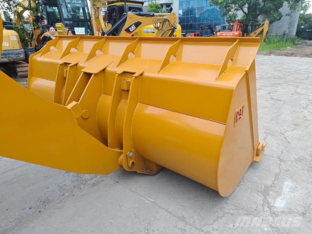 CAT 966 H Kolové nakladače