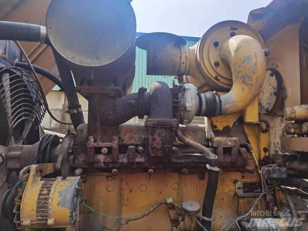 Komatsu WA 300 Kolové nakladače