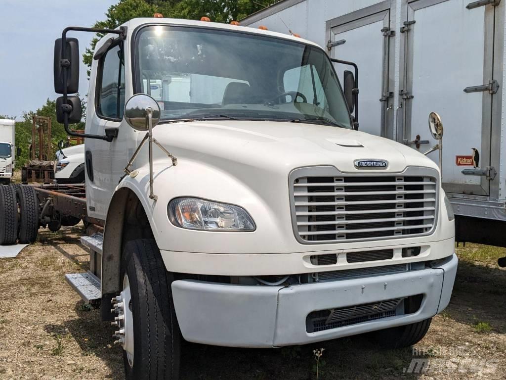 Freightliner M2106 Nákladní vozidlo bez nástavby