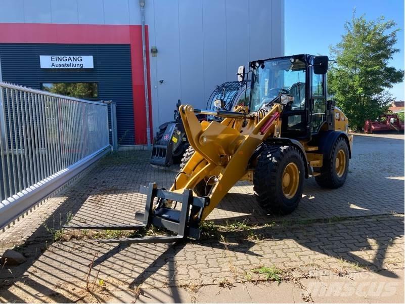CAT 908 HL Kolové nakladače