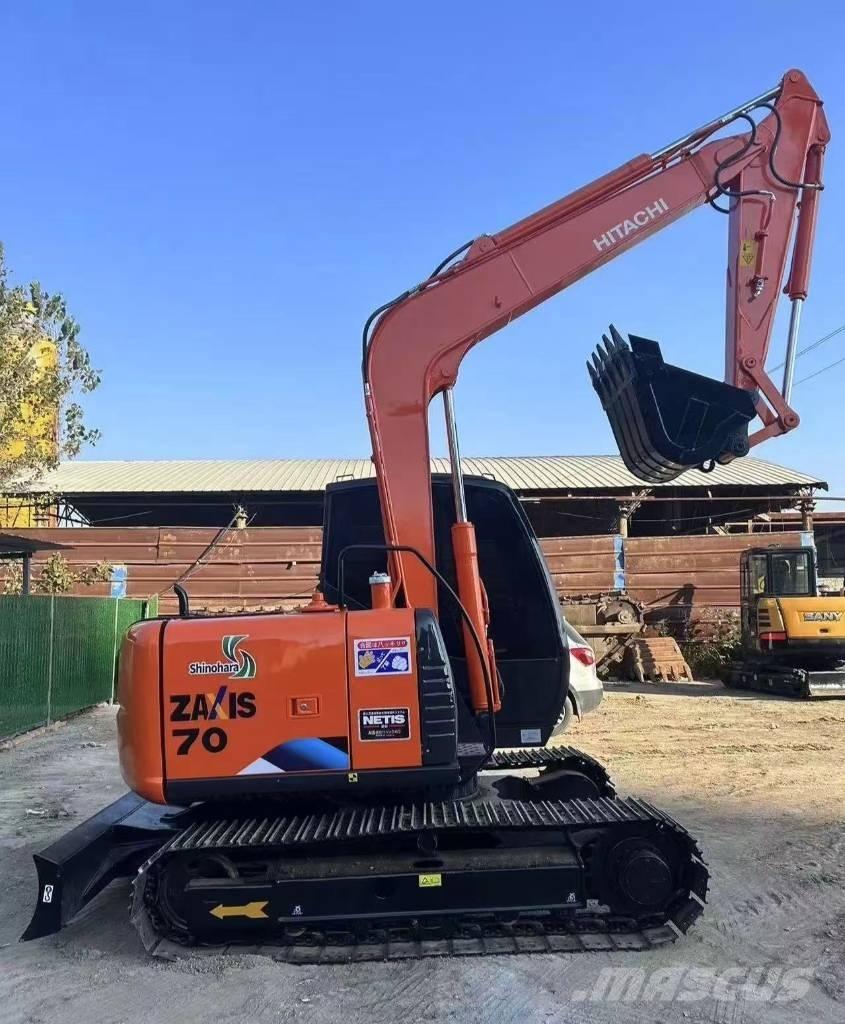 Hitachi 70 Mini rýpadla < 7t