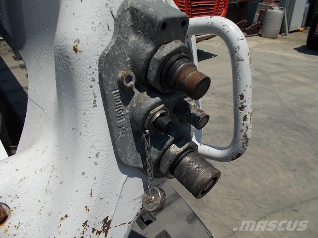 Bobcat T76 Smykem řízené nakladače