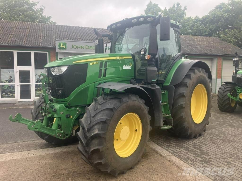 John Deere 6250R Traktory