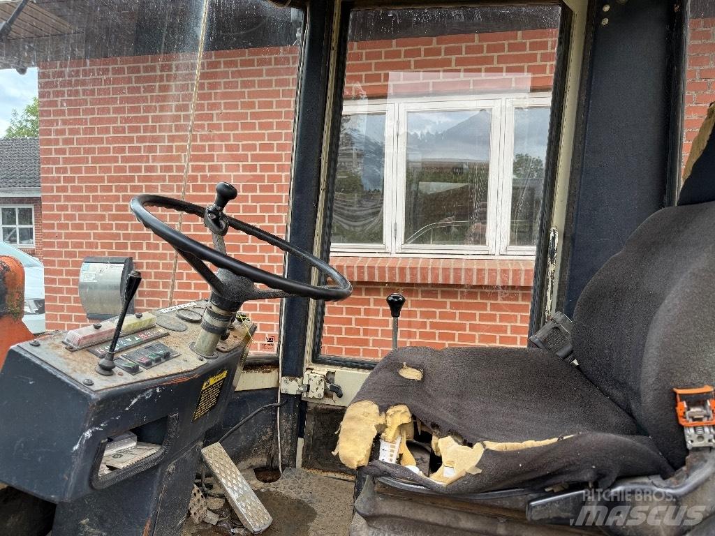 Schaeff SKL 821 Kolové nakladače