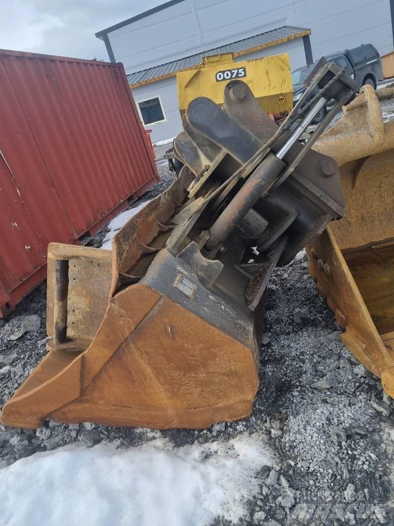 Komatsu HB 365 LC Pásová rýpadla