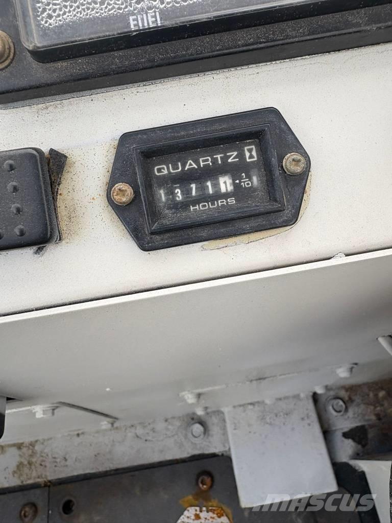 IHI IC 35 Pásové dempry