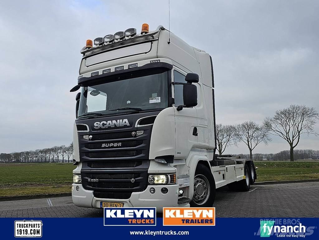 Scania R520 Hákový nosič kontejnerů