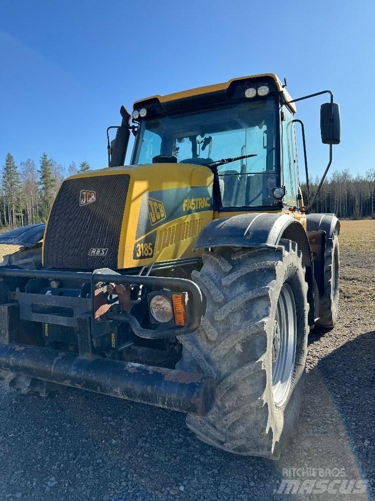 JCB Fastrac 3185 Traktory