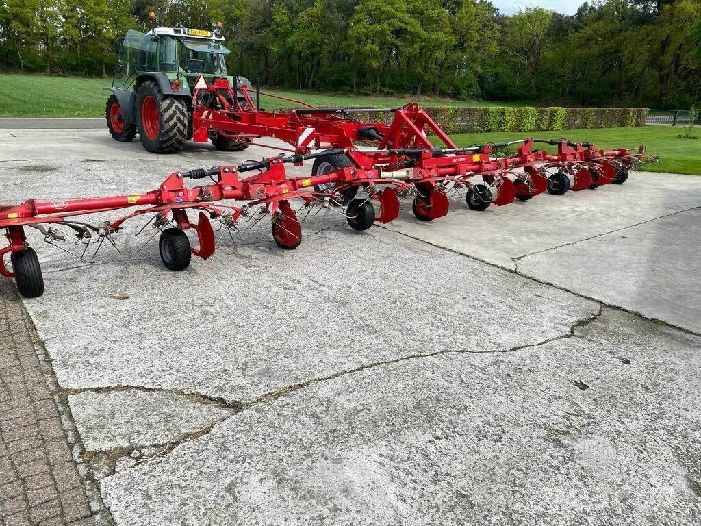 Lely 1250 Obraceče a shrabovače sena