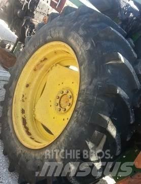  Pneus 460/85R38 Pneumatiky, kola a ráfky