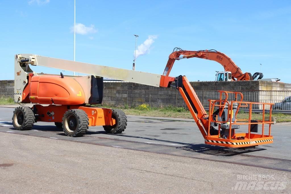 JLG 800AJ Kloubové plošiny