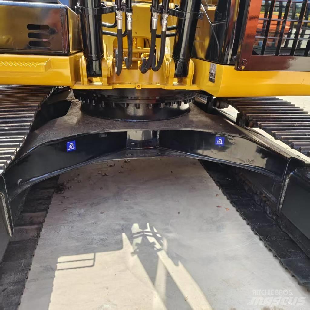 CAT 320 D Pásová rýpadla