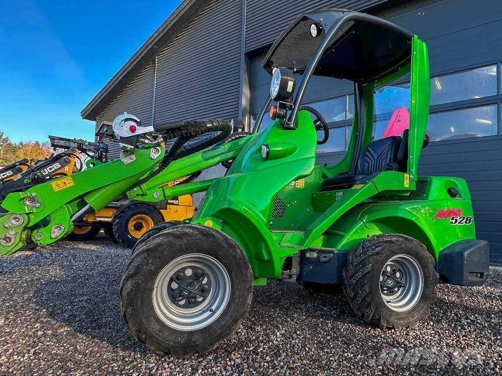 Avant 528 Víceúčelové nakladače