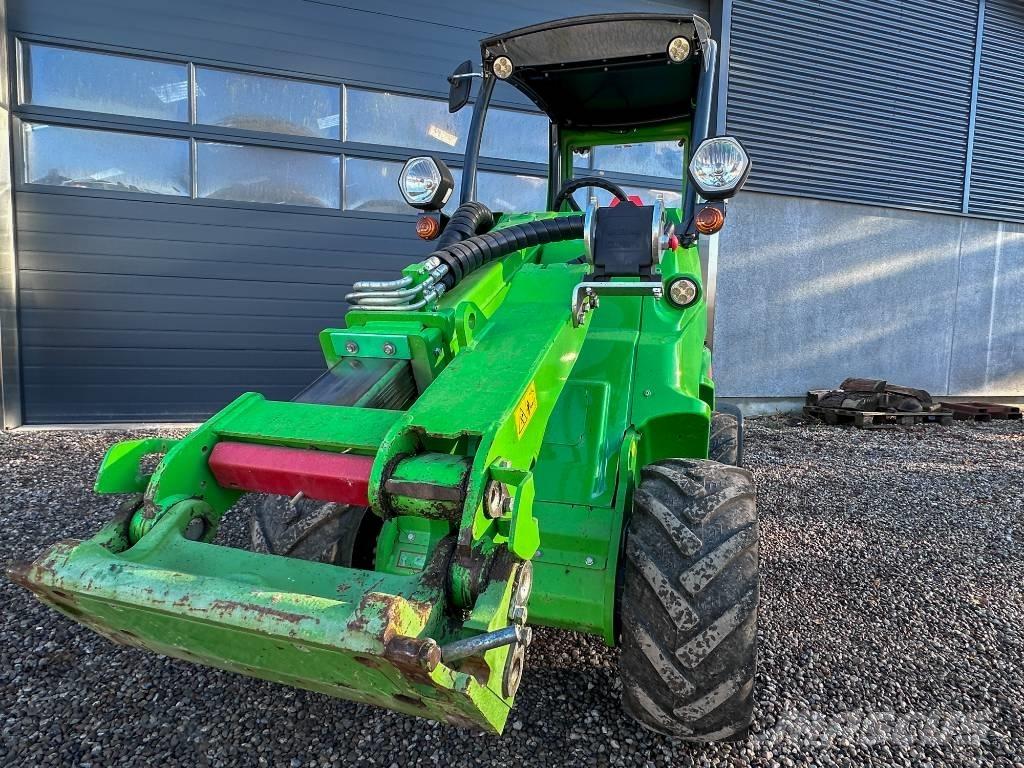 Avant 528 Víceúčelové nakladače