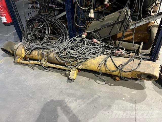 CAT 385 B Hydraulika