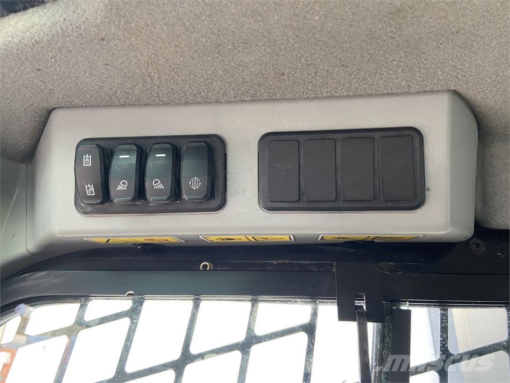 CAT 226 D3 (5867) Smykem řízené nakladače