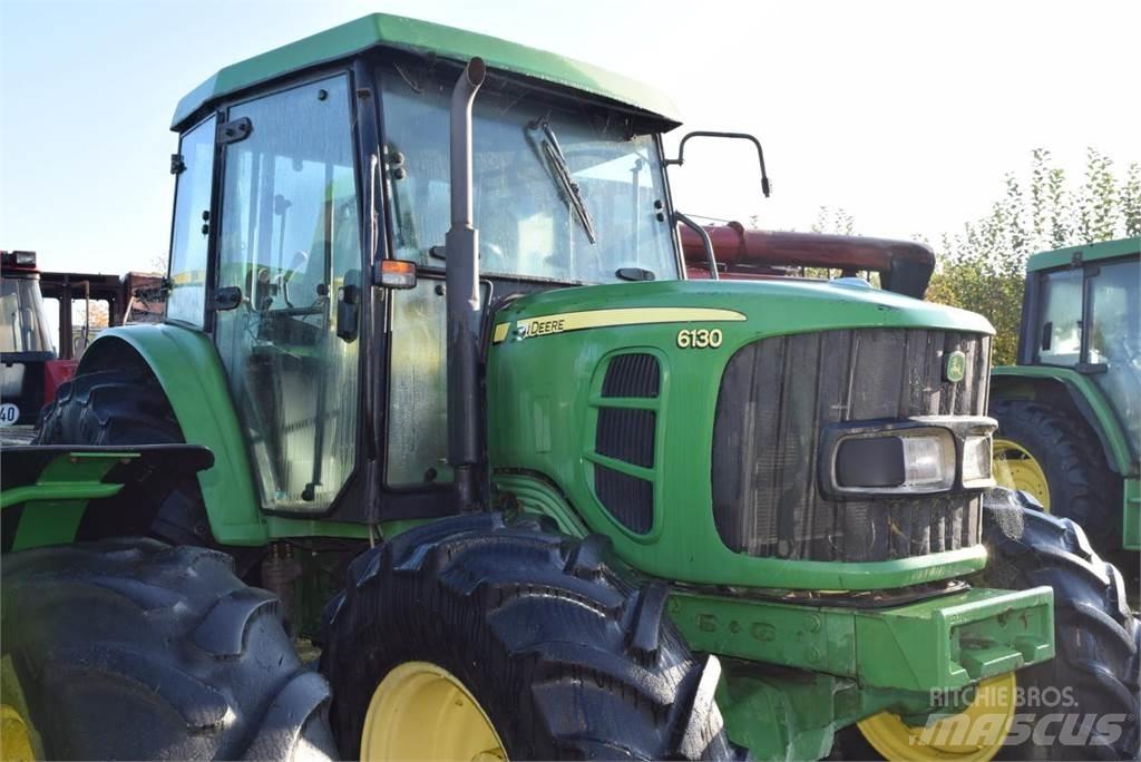John Deere 6130 Traktory