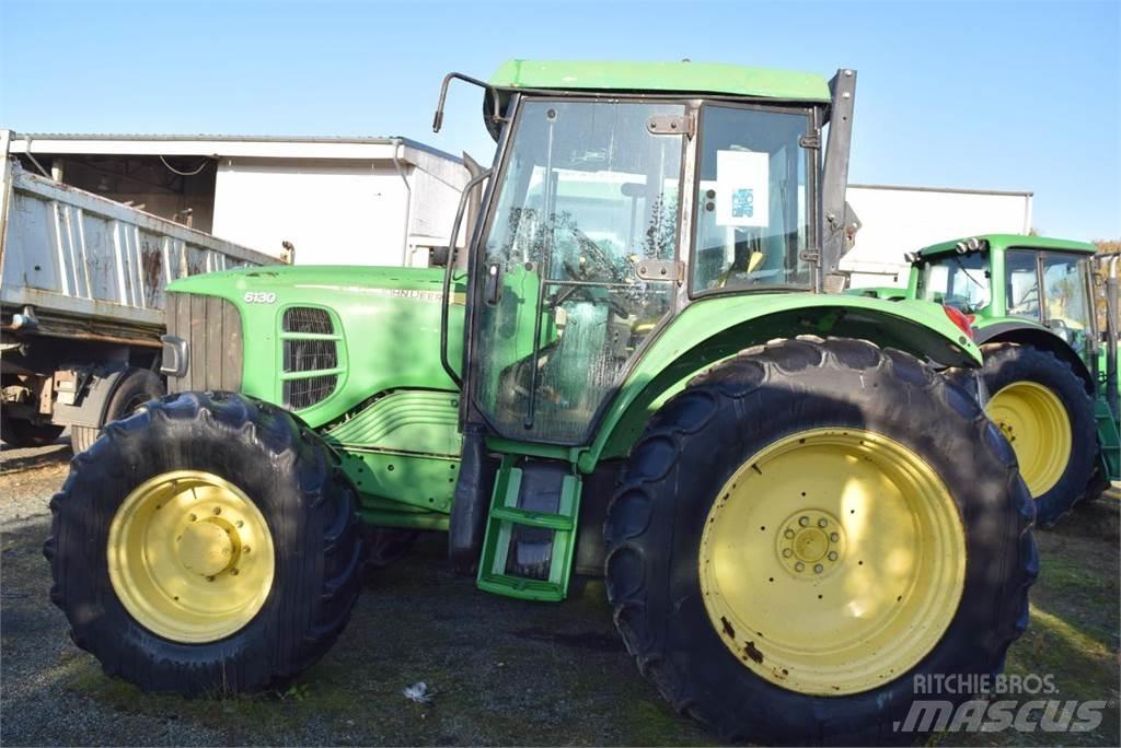 John Deere 6130 Traktory