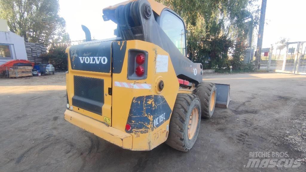 Volvo MC 115 C Smykem řízené nakladače
