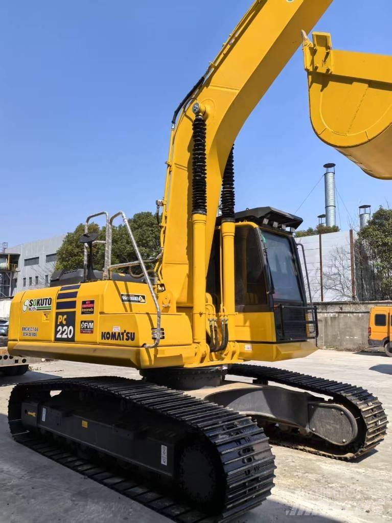 Komatsu PC 220-8 Pásová rýpadla