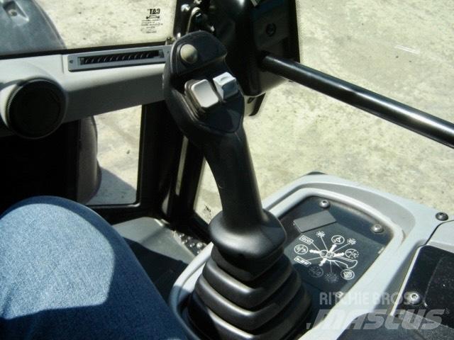 CAT 906 M Kolové nakladače