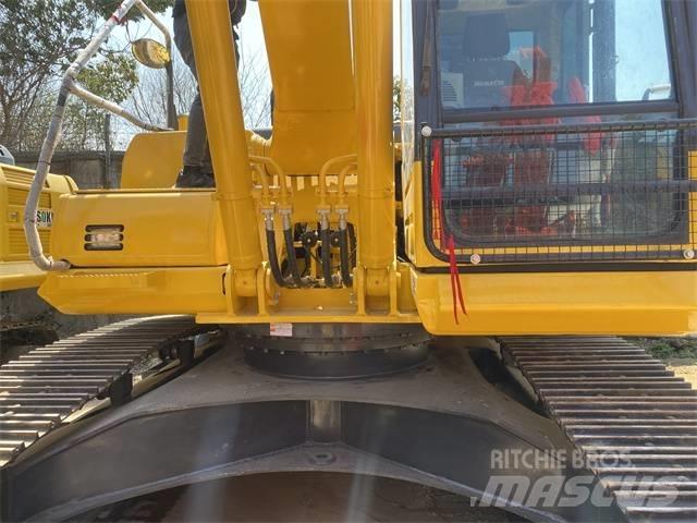 Komatsu PC 220-8 Pásová rýpadla