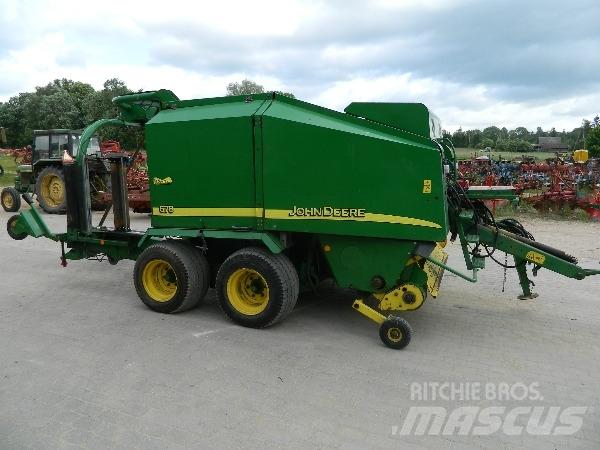 John Deere 678 Lis na válcové balíky