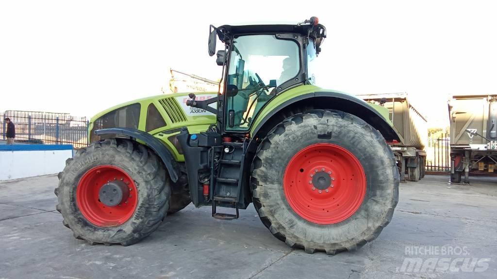 CLAAS Axion 920 Traktory