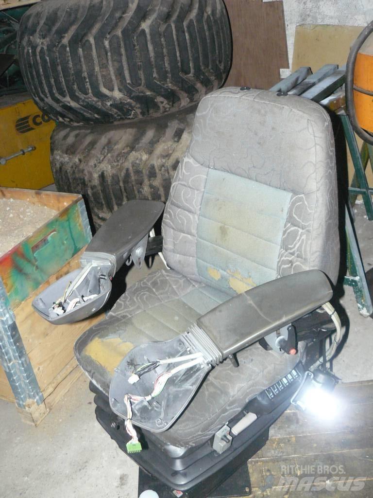 Timberjack 1070D Kabiny a interiér