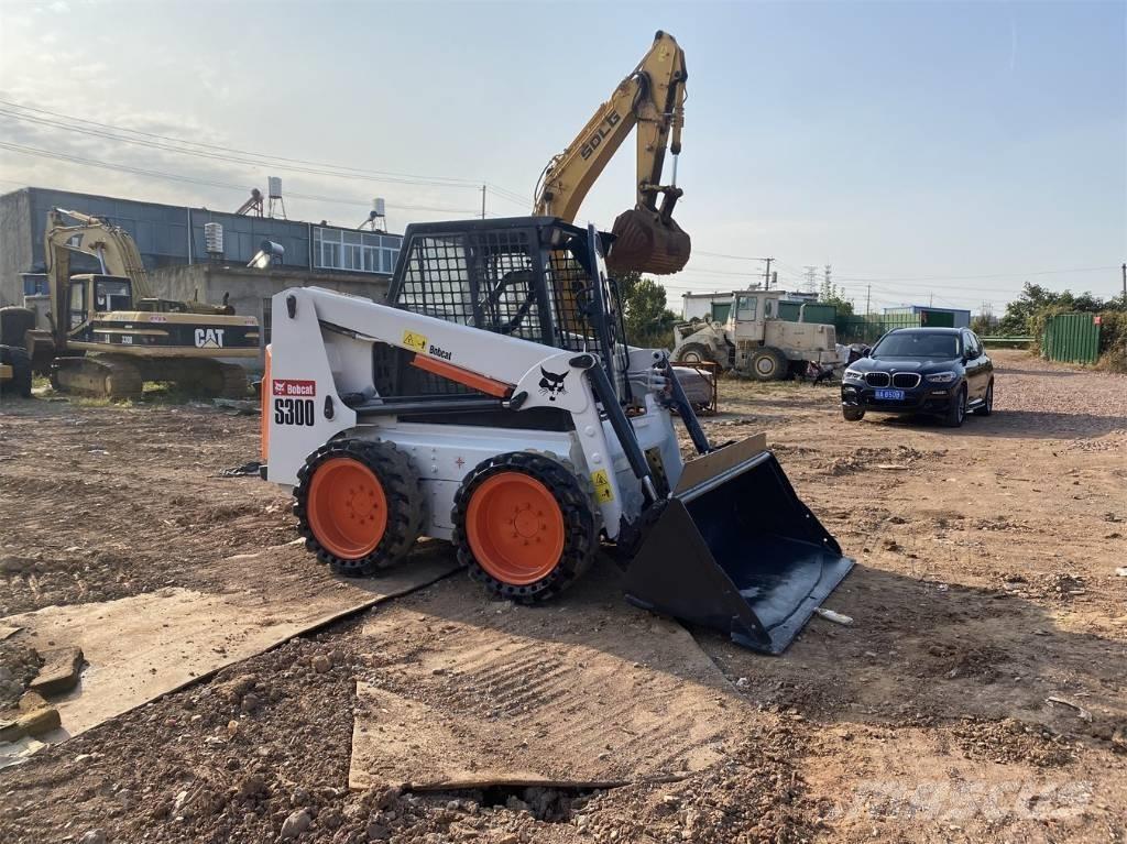 Bobcat S 300 Smykem řízené nakladače