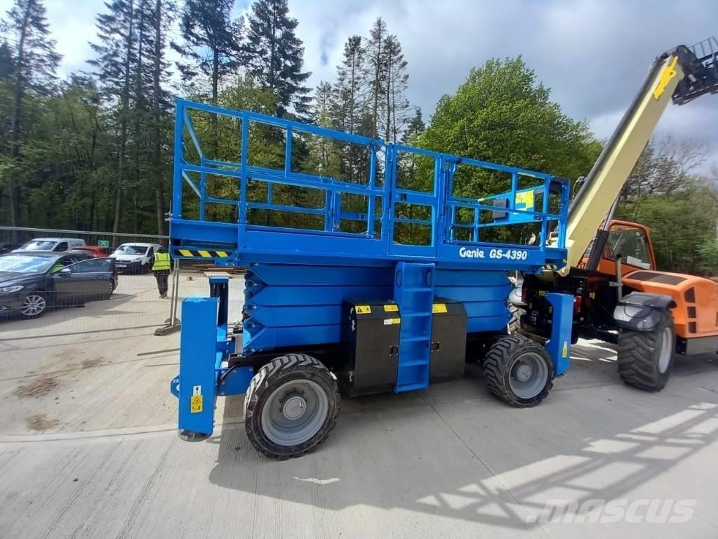 Genie GS 4390 RT Nůžková zvedací plošina