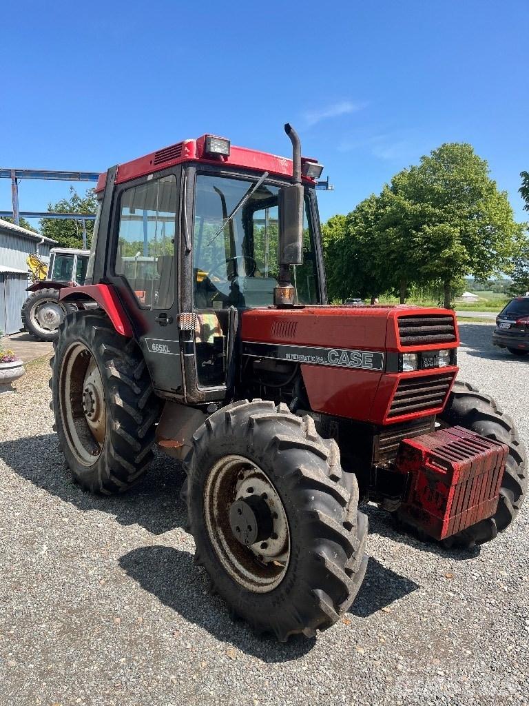 Case IH 685 XL Traktory