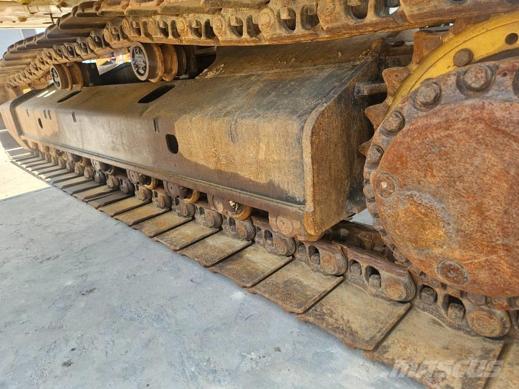 CAT 330 Pásová rýpadla