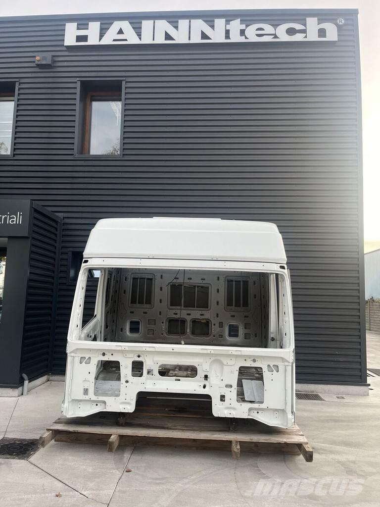 Iveco EUROSTAR Kabiny a interiér