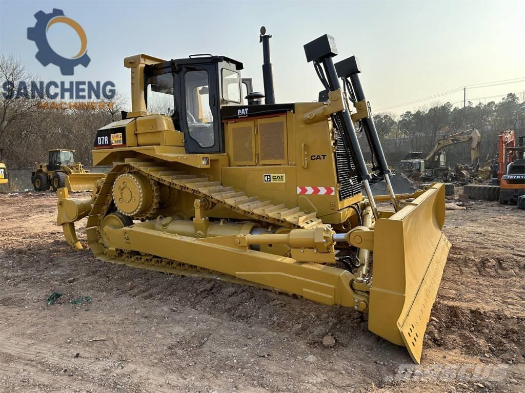 CAT D 7 R Pásové dozery