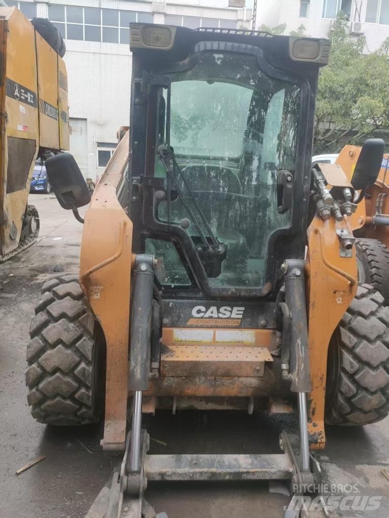 CASE SR 250 Smykem řízené nakladače