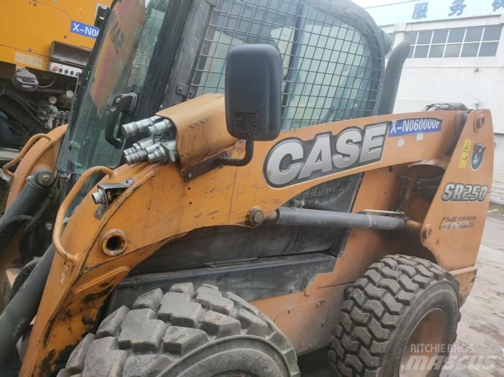 CASE SR 250 Smykem řízené nakladače
