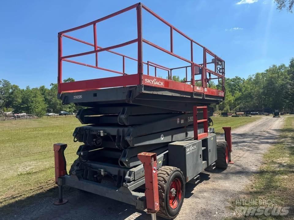 SkyJack SJ 9250 RT Nůžková zvedací plošina