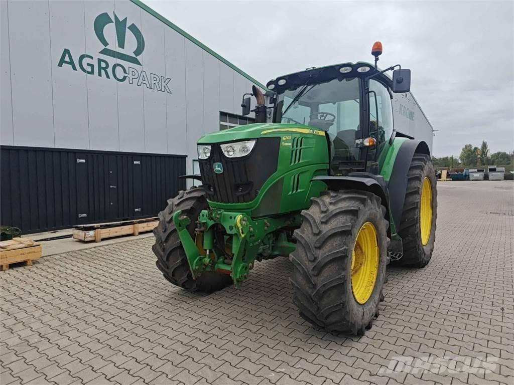 John Deere 6210R Traktory