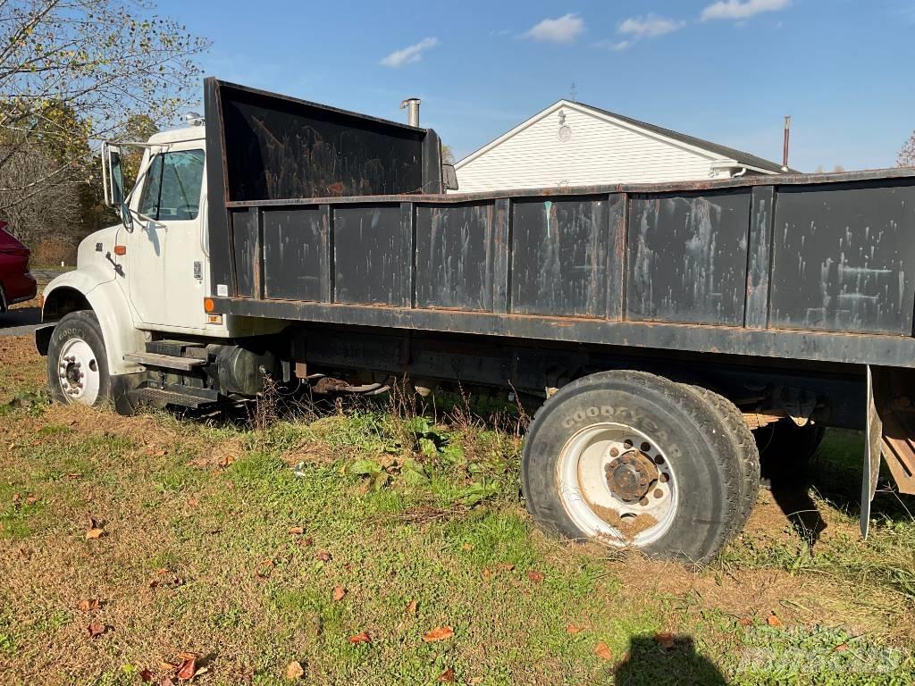 International 4900 Sklápěče