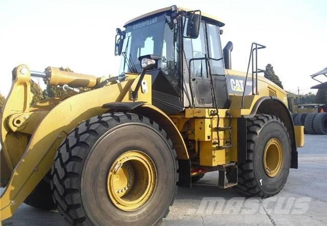 CAT 966F Kolové nakladače