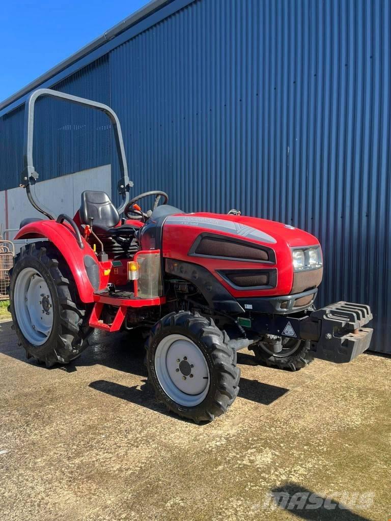 McCormick X10.30M Kompaktní traktory