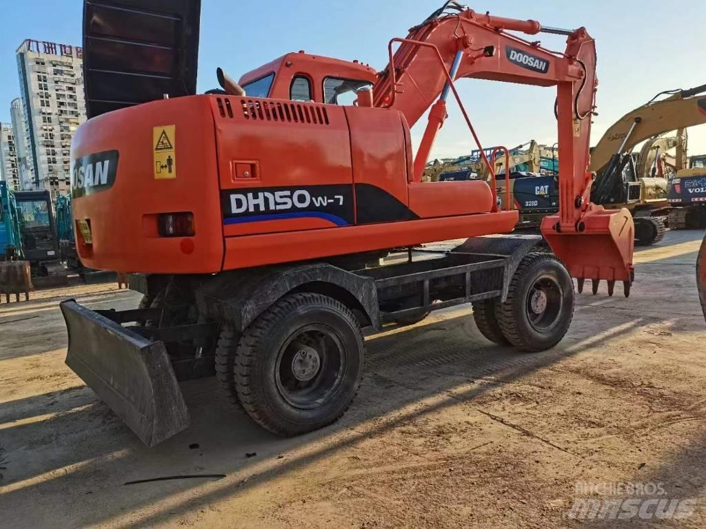 Doosan 150 W-7 Kolová rýpadla