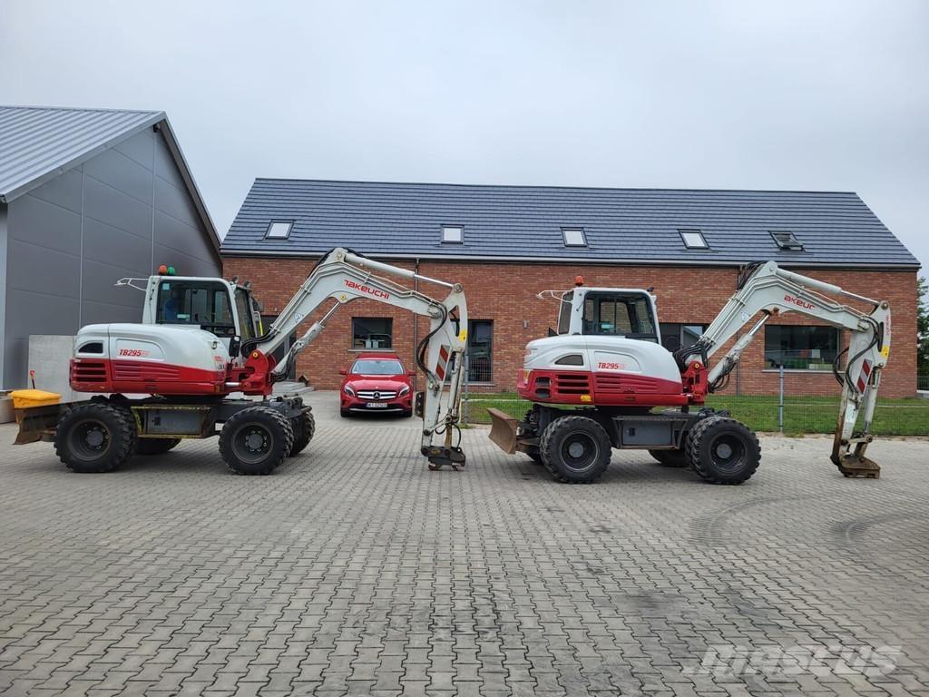 Takeuchi TB295W Midi rýpadla 7t - 12t