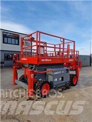 SkyJack SJ 6832 RT Nůžková zvedací plošina