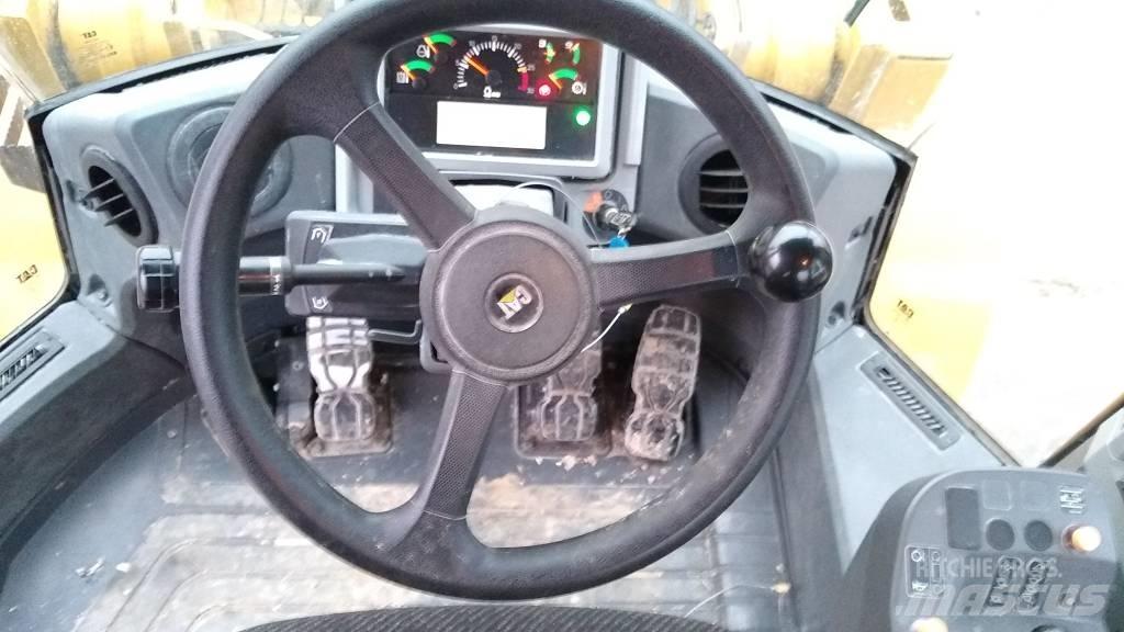 CAT 950M Kolové nakladače