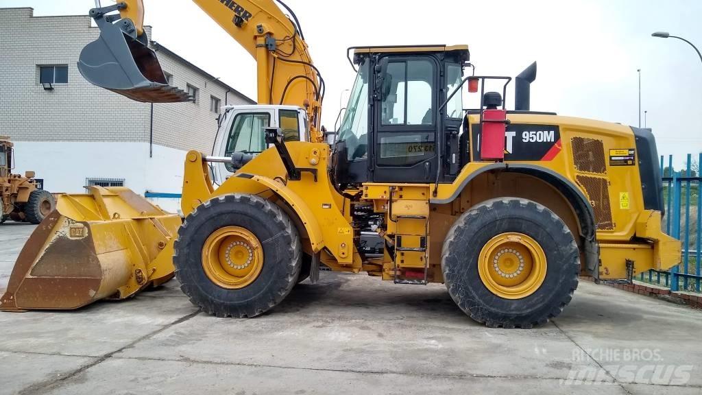 CAT 950M Kolové nakladače
