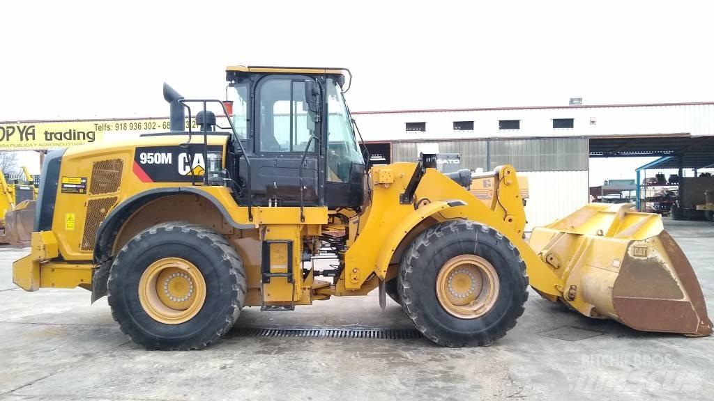 CAT 950M Kolové nakladače
