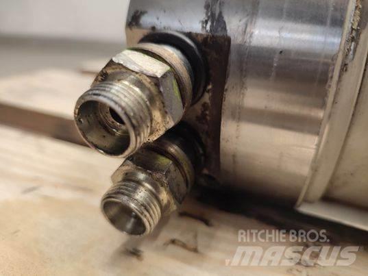 Merlo 40.25  actuator Výložníky a lžíce